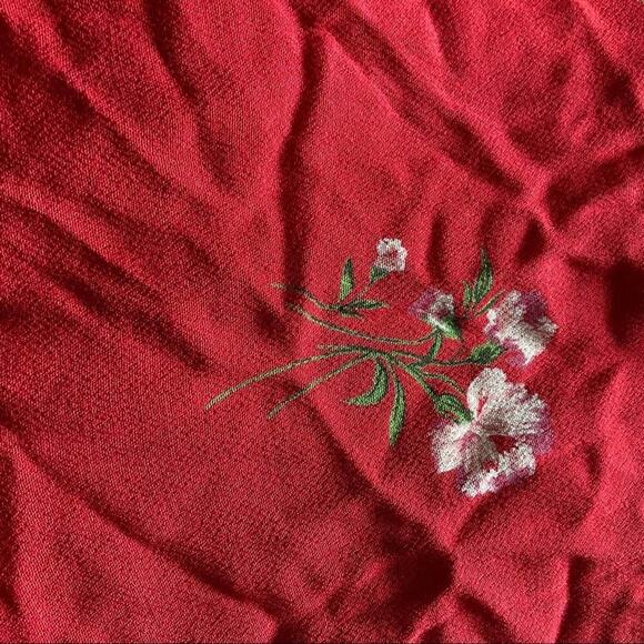 new Cherry Red Crop Top size M w/ Dainty Flowers Dipped Neckline - Picture 4 of 7